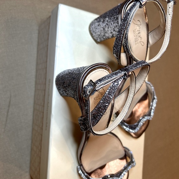 Jewel Badgley Mischka Glitter block heel sandal 7 1/2 - Picture 11 of 12